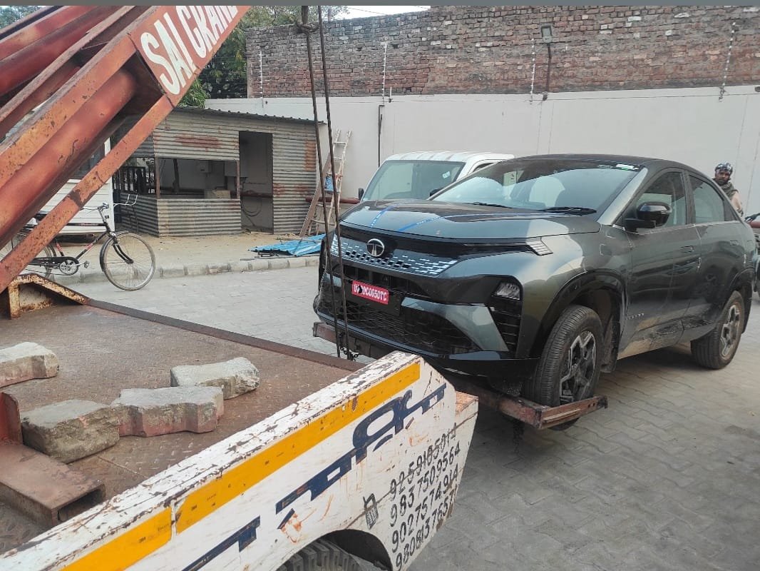 Under lift car towing
