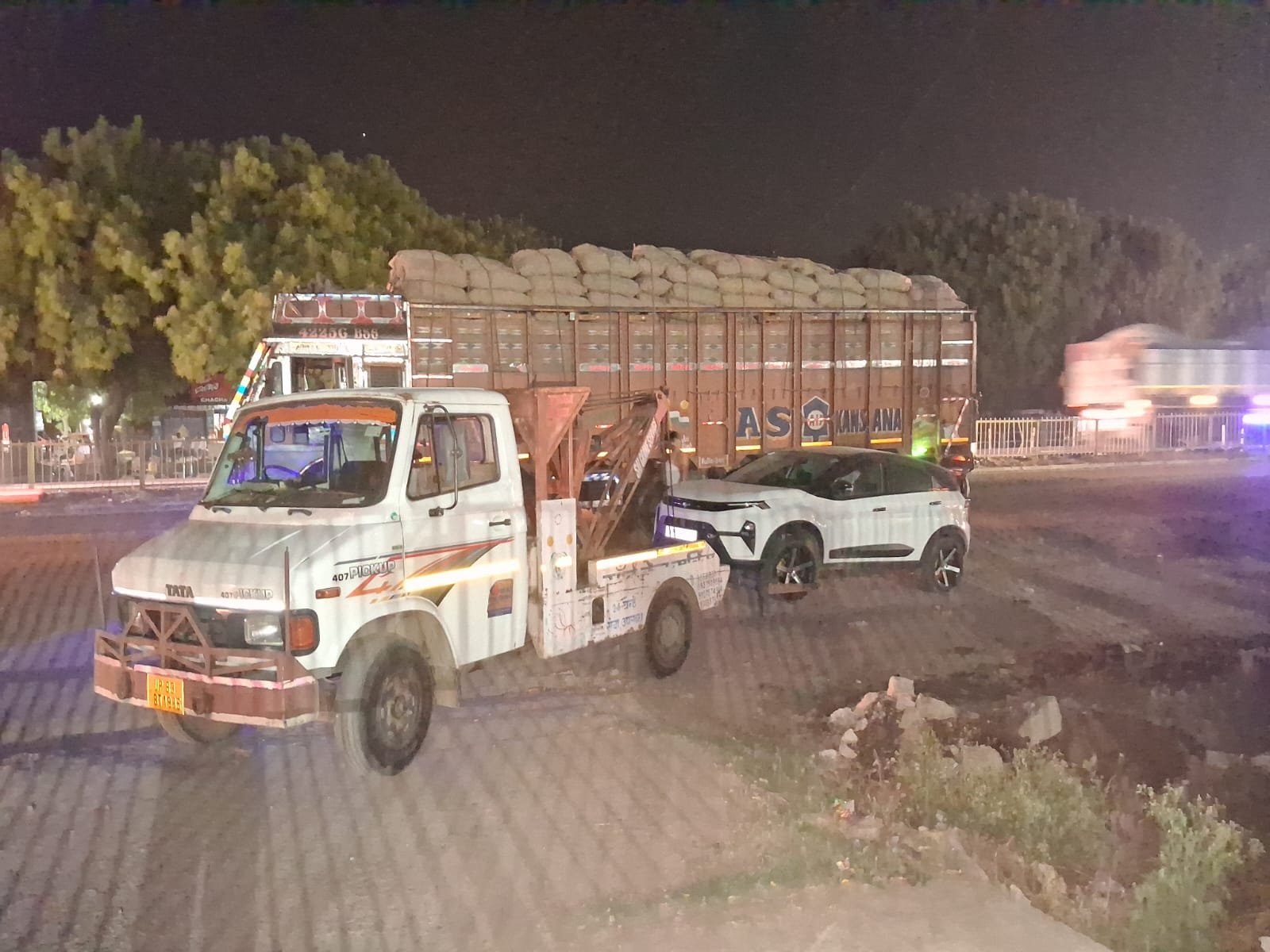Sai Crane Service Agra - towing and crane work